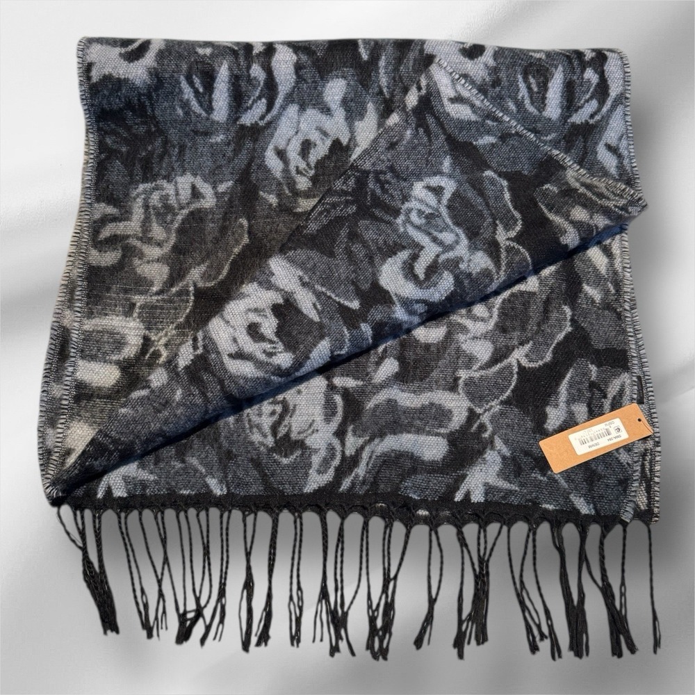 Steve Madden Floral Rose Pattern Blanket Scarf 74" x 20" Oversized Scarf - Picture 2 of 3